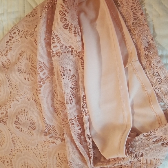 Mystic | Peach Lace Bodycon Dress With  Plunging V Back - Picture 7 of 7